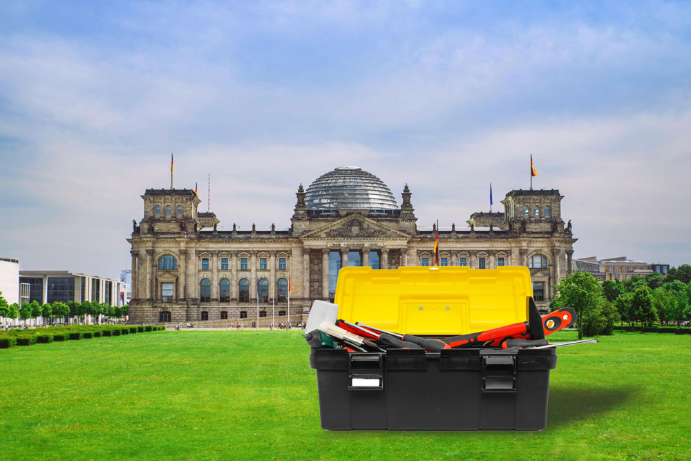 Werkzeugkasten vor dem Berliner Reichstag